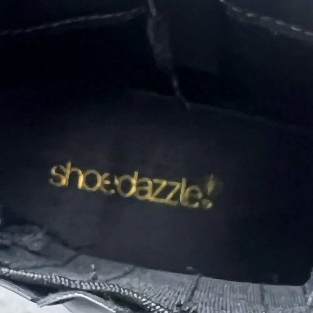 ShoeDazzle Enslee Boots Womens 7.5 Black Harness Lug Sole Block Heel Moto Style - Picture 9 of 13